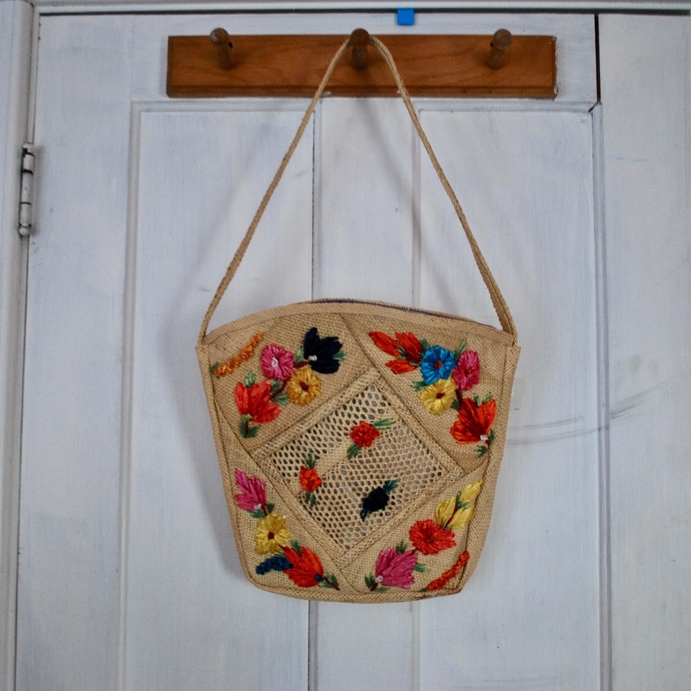 Vintage straw purse